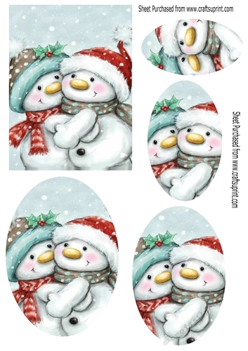 Lovely snowmen cuddles oval pyramids