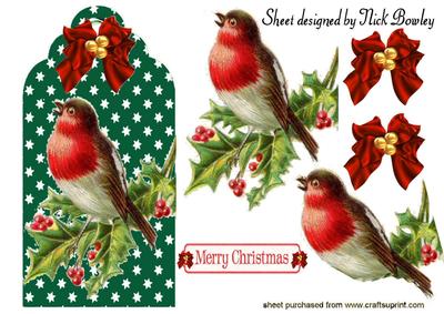 Vintage Robin on Holly on a Dark Green Tag