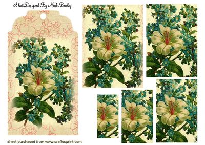 Pretty White Vintage Flowers Pyramids