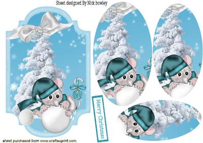 Little Christmas Mouse on a Snowball Oval Pyramids