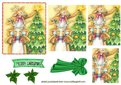 Santas Reindeers Helping Out,pyramid