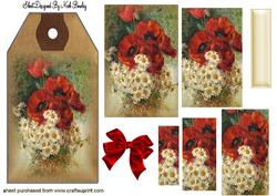 Vintage Red Poppies and Daisies on a Tag Pyramids
