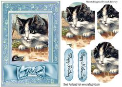 Cute Kitten with Mouse Bracket Pyramids