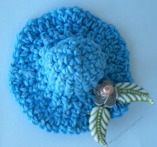 Crochet Tiny Hats for Broches (and Tiny Dolls)