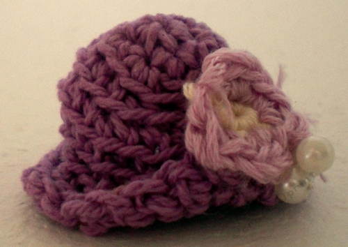 Crochet Amigurumi-Tiny Cloche Style Hats for Brooches 2 ( and For Tiny Dolls)
