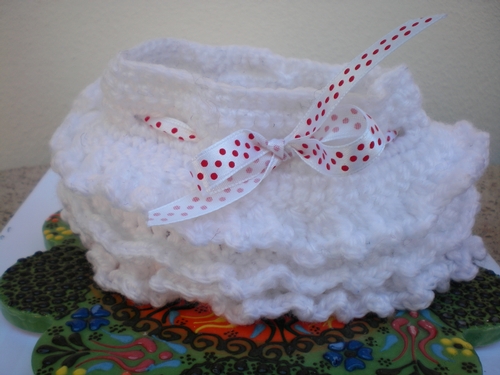 Golly Girl Charlotte Mathildas White Frilly Skirt with red spotty Bow