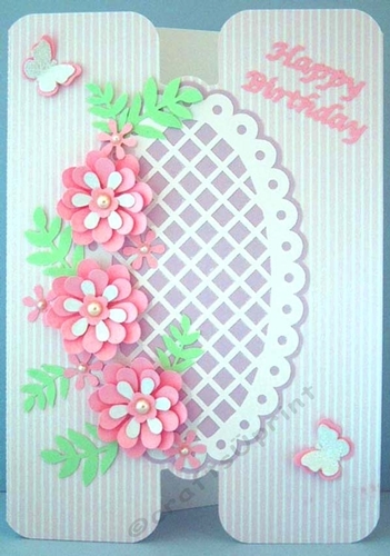 Floral Centre Scalloped Oval Card