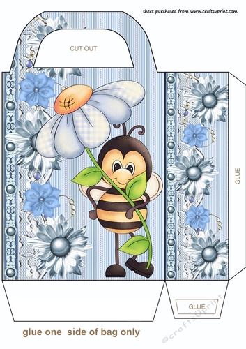 Blue floral bee gift bag 1