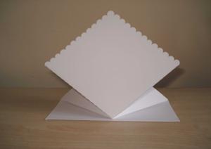 Spring Up Card Scalloped Edge