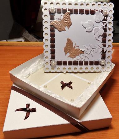 Twisted Easel Card D3 with Topper and Gift Box