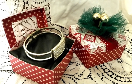 Luxury Gift Carrier Display Box with choice of a few lids and liners included