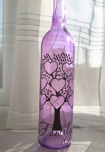 Family Tree - for 8 names - Wine Bottle, light block decal. Easy Weed