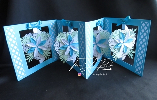 Poinsettia Accordion Card, All formats