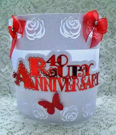 Scalloped Ruby Anniversary Bendy Card