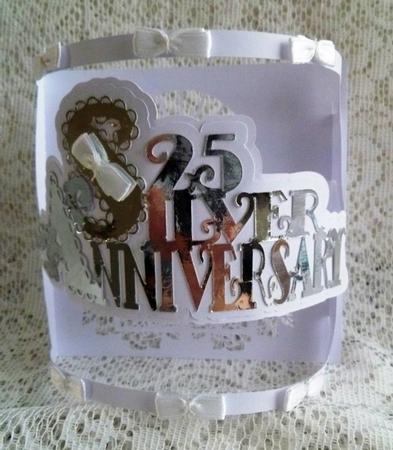 Scalloped Silver Anniversary Bendy Card