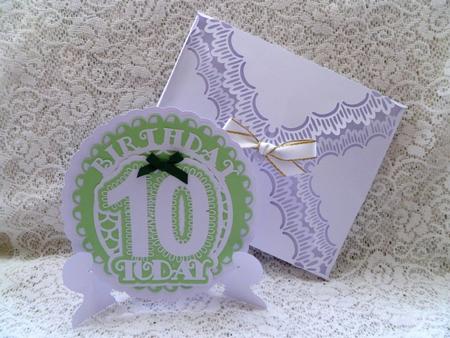Scalloped 10th Birthday Plate Stand & Box