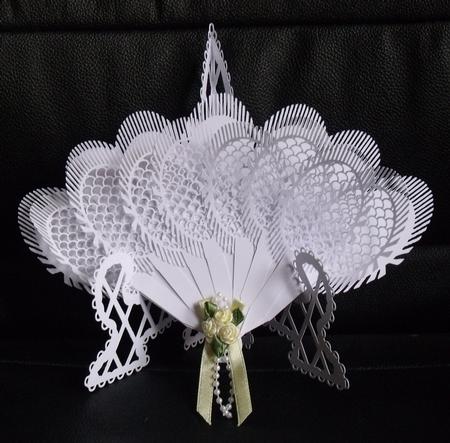 3D Feather Fan & Stand