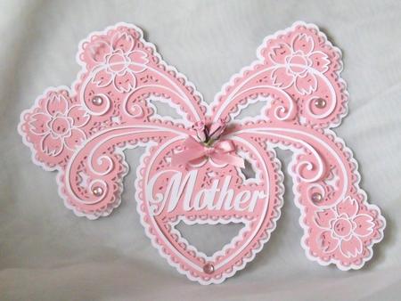 Scalloped Flower Mother Topper