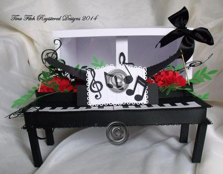 Scalloped 3D Piano & Box
