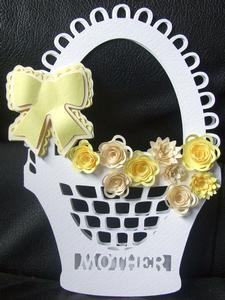 Scalloped Mother's Day Basket Card