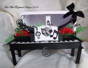 Scalloped 3D Piano & Box