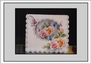 Roses Scolloped Tent Card