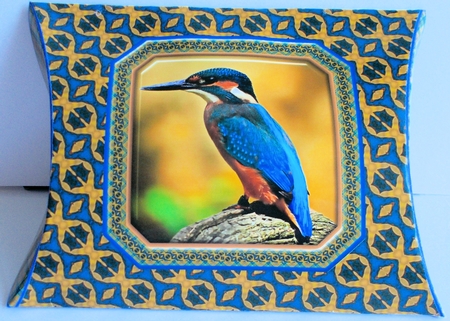 JJ KINGFISHER PILLOW BOX. by Sharon Wilson
