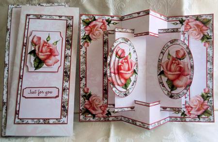 3D Concertina Pop-out - Edwardian Roses by Sharon Wilson