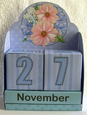 3D Pretty Petals Perpetual Calendar Desk Set 3D Decoupage by Joyce Watson