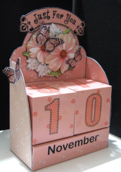 3D Pretty Floral Perpetual Calendar Desk Set 3D Decoupage by Ali Sherman