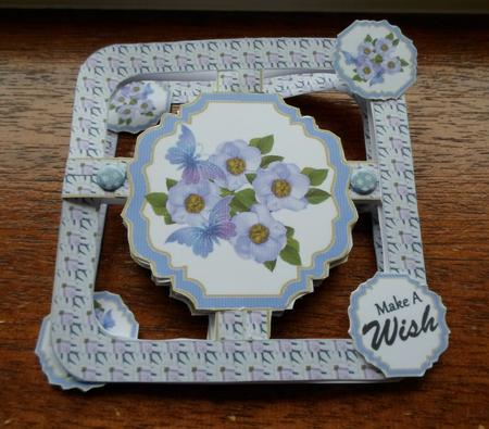 Accordion Zig Zag Card - Wild Roses by ANGELA STYLES