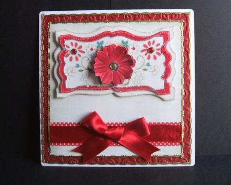 652 Shaped Floral Topper    Hand & Machine Files by Angela Walker