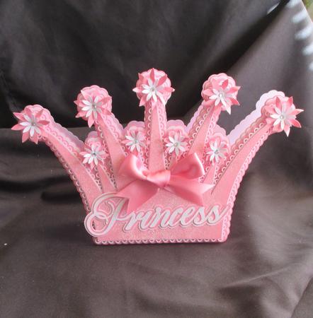 Scalloped Layered Crown Card by Angela Walker