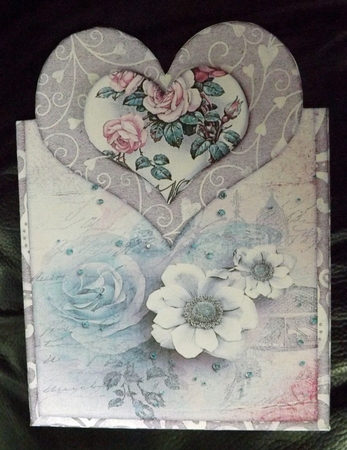 Heartshape Giftbox 116 by Ann McKenzie