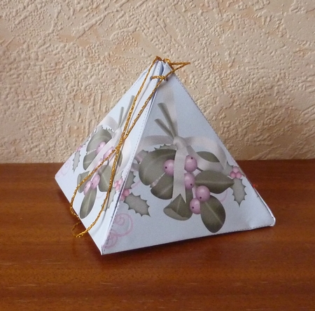 Folded Triangle Box - Mistletoe and Holly by Anne Jackson