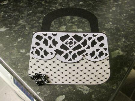 674 Blue & Cream Flowered Purse HAND and MACHINE Formats by Anne-marie Wheeler