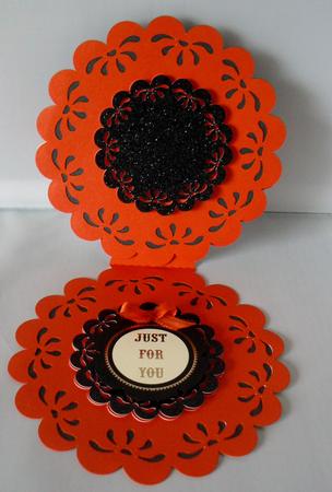 Daisy Scallop Easel Card - Silhouette by Audrey Wilson