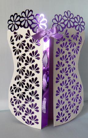 Basque Shaped Card by Audrey Wilson