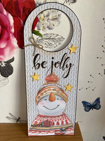2021-cozy friends door hanger 4 by BECCY WILTON