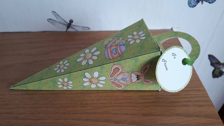 Easter Icicle Gift Box by BECCY WILTON