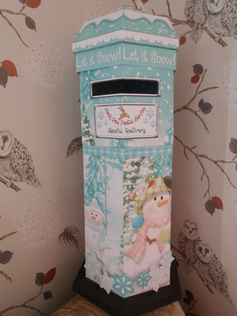 Snow Family Fun. 3d Vintage Postbox by BECCY WILTON