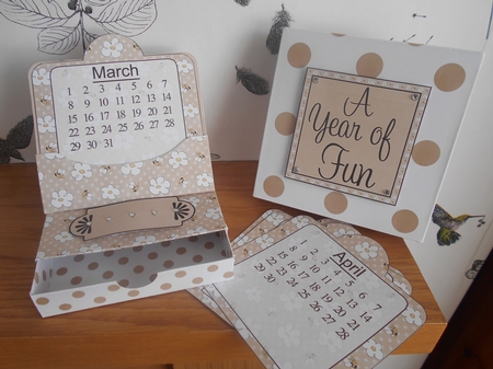 3D Everlasting Easel Calendar Drawer Gift Set - Blossoms and Bumble Bees  by BECCY WILTON