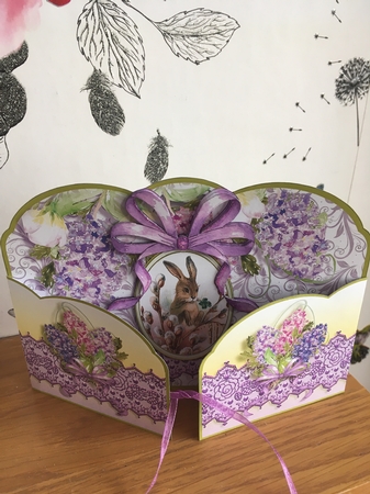 Wrap-Around Easter Gatefold MiniKit-4 by BECCY WILTON