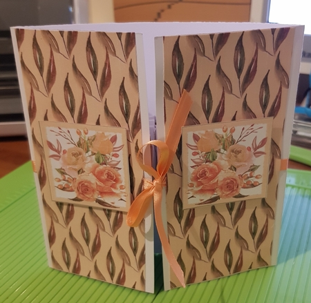 Exploding Card - Roses and Berries by Belinda Rainsley