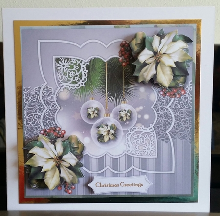 Scallop FrameClassic Christmas  by Benita Jenkinson