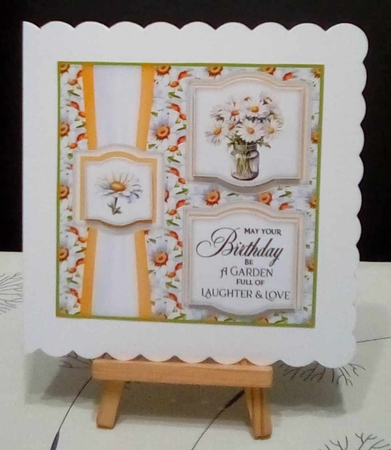 2 Panel daisy card front by Benita Jenkinson