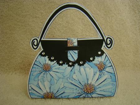 Pretty Daisy Handbag Shaped Treat or Favour Box Mini Kit by Beverly Carmichael