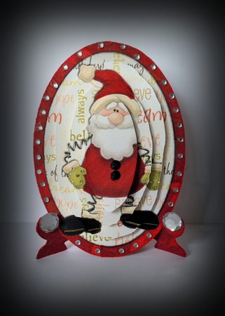 Springy Santa Plate Card with Pyramage by Beverly Johnston