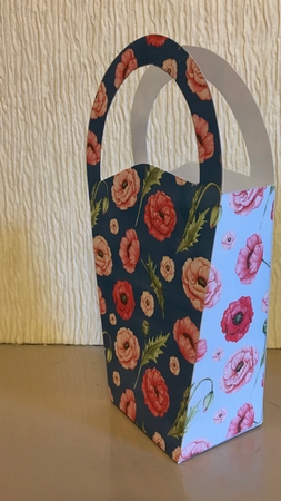 LARGE ROUND TOP GIFT BAG - WILD POPPIES 1 by Carole McGregor