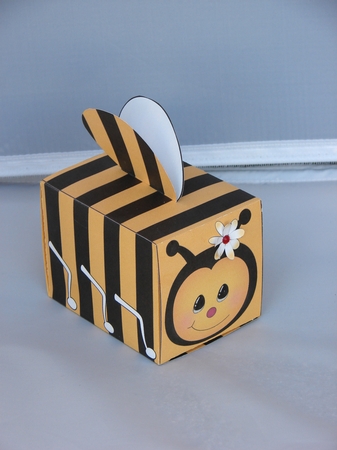 3D Cute Critter Treat Box Gift Set Mini Kit - Bumble Bee by Carolyn Norris